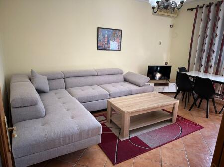 Apartament 1+1 me qera ne Laprake tek Kupola (40,000 Leke)
