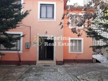 Rent, 2-storey Villa, at Pazari i Ri, 1100 Euro/month