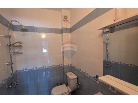 Apartament - Për Shitje - Rruga Reshat Osmani, Vlorë