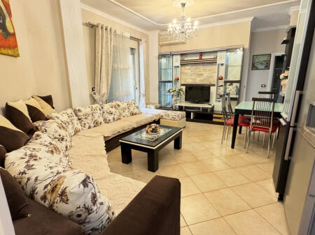 APARTAMENT 3+1 PER QIRA NE FRESK
