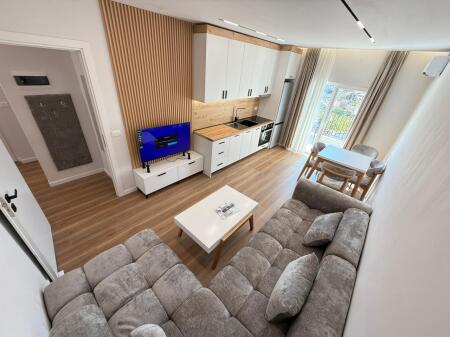🏡 Vendesi in vendita Appartamento 2+1 con veranda 📍 Kinostudio – Via Myslym Keta, Tirana