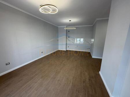 Shitet, Apartament 2+1, Rruga Shefqet Kuka, Fresk, Tiranë.