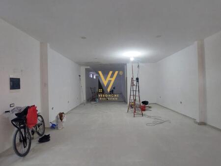 LOCALE COMMERCIALE IN AFFITTO 110 M2 A NISHARAKU 2.000 EURO