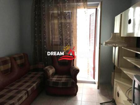 Appartamento 2+1 +Balcone in affitto a Bllok, vicino a Piazza Wilson – Tirana (ID 4229465)
