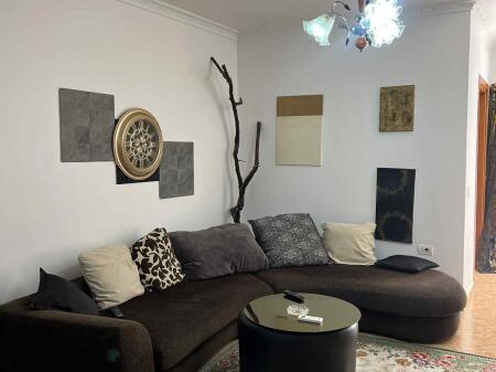 Jepet me qira 2+1+2 ZOGU I ZI 700€