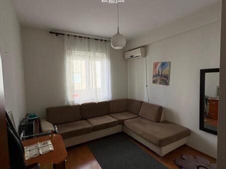 Appartamento in Affitto 1+1 Vicino a Komuna e Parisit (ID B2101259) Tirana
