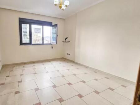 ZYRE ME QERA 74M2 QENDER 800 EURO