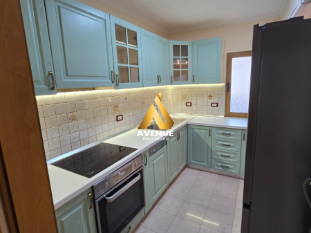 AFFITTASI APPARTAMENTO 1+1 VICINO AL NUOVO BOULEVARD, TIRANA