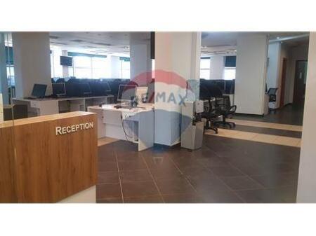 Jepen me qira zyra 382m, kat 2 blv zhan dark