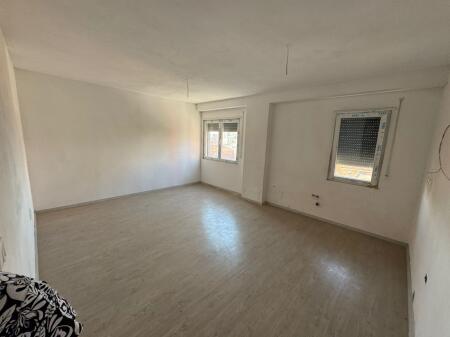 📣 VENDESI Appartamento 1+1 📍 Vicino a Fusha Se Ali Demit ✨  