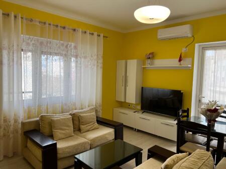 🏢Ne  zonen e Don Boskos,prane Supermarket Viva,jepet me qera apartament ,2+1,i mobiluar.60,000Leke