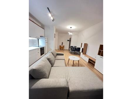 Jepet me qira apartament 1+1 ne fillim te Freskut. 400 € /Muaj