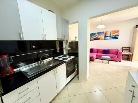 MONOLOCALE IN AFFITTO, VICINO AL 21-DHJETORI, TIRANA! 500 € /Mese