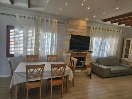 Qera, Apartament 2+1, Varri i Bamit, Tiranë. Kati i 3 i nje vile