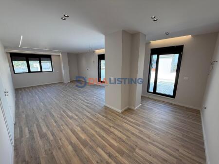 VENDIAMO APPARTAMENTO 3+1 CON VERANDA PRESSO IL COMPLESSO URBAN GATE A ASTIR