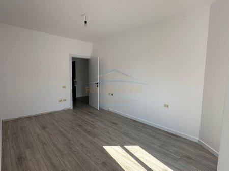 In vendita, appartamento 1+1 Nuovo Anello, Tirana.
