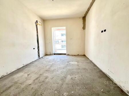 Shitet Apartament 3+1+2 te Kika 3, Komuna e Parisit (pranë CONAD-it)