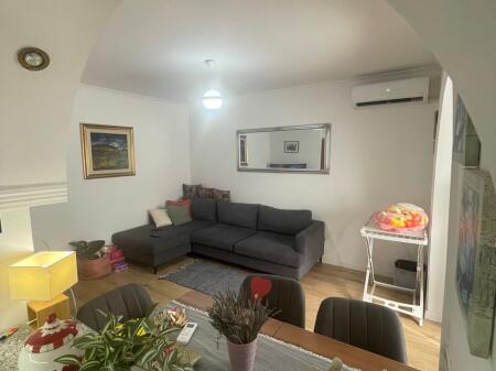 🏢After the Former Durres Restaurant, Memo Meto Street, a 1+1 furnished apartment is for rent, 500 Euro   
