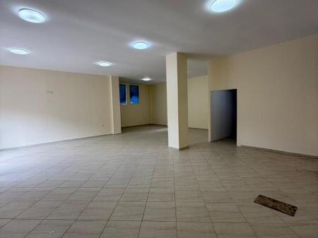 🏢 Business premises for rent in Selitë, near the "At Zef Pellumbi" School 📍