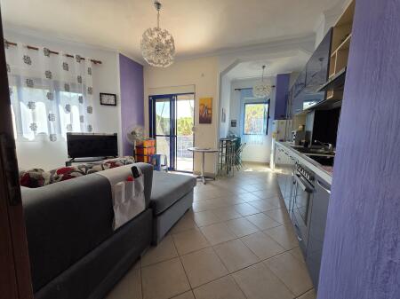 Apartment for sale in Golem near the sea