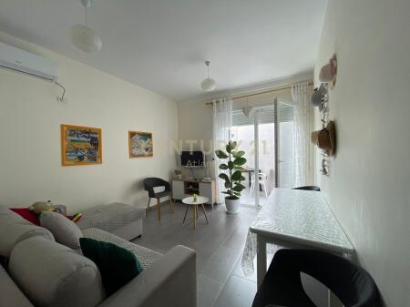 JEPET APARTAMENT 1+1 ME VERANDE NE PLAZH ILIRIA,DURRES!