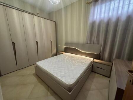 Shitet, Apartament 2+1, Fresku, Tiranë.