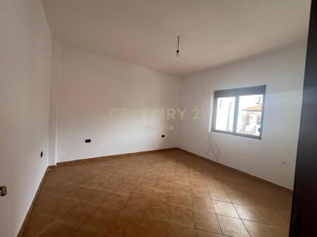 Affittasi appartamento 3+1+2 ad Astir
