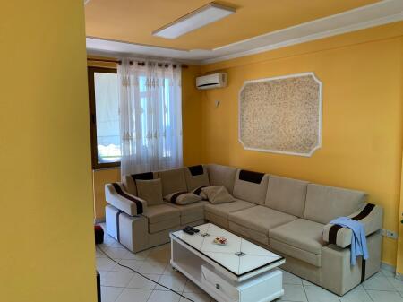 Sheshi Skenderbej Apartament me qera 2+1+2 750 euro