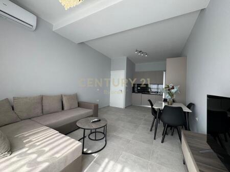 BRRYLI, APARTAMENT 2+1+PARKIM PER QIRA 750 € /Muaj