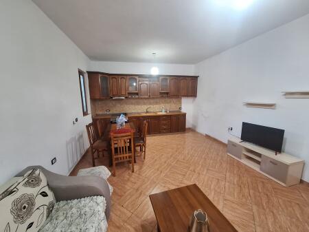 Apartament me qira 1+1 ne Kombinat