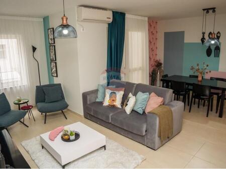 APARTAMENT 1+1+POST PARKIMI NE QENDER-PAZARI RI !