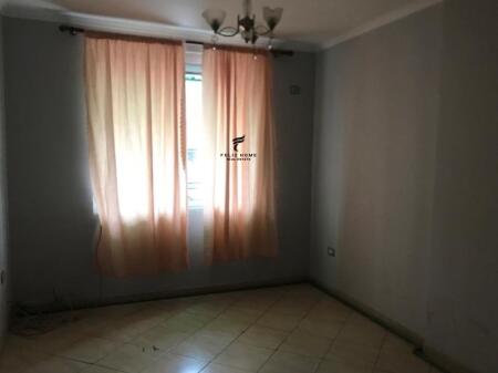 APARTAMENT ME QERA 2+1 21 DHJETORI 400 EURO