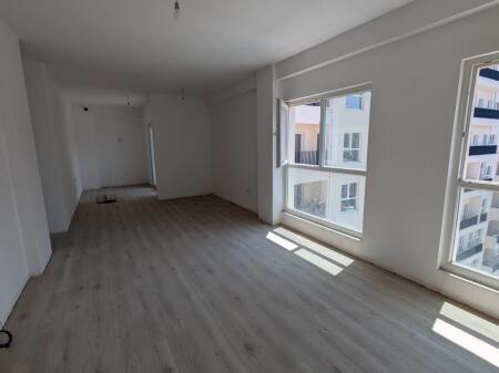 📣 SHITET Apartament 2+1 Me 2 Tualete, Rruga "Dritan Hoxha"