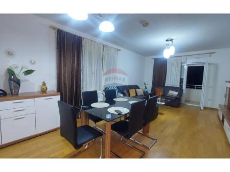 APARTAMENT 2+1 ME VERANDE DHE POST PARKIMI SAUK..