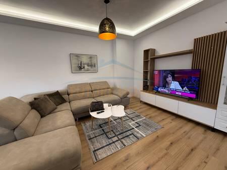 Qera, Apartament 2+1+Post Parkimi, Shkolla e Kuqe, Tirane