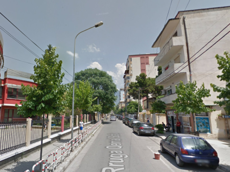 Tirane, affittasi appartamento 2+1+Posto Auto Scuola Rossa