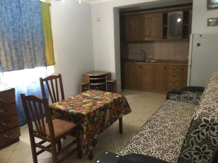 Jepet me qera 2+1 tek 21 dhjetori