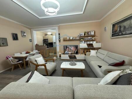 In vendita, Appartamento 2+1+2+Veranda, Fresku, Tirana.