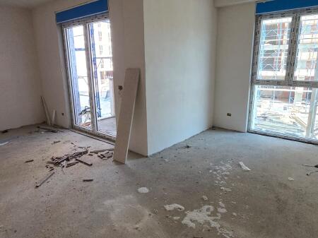Bulevardi Ri Shitet Apartament 2+1+2 Plus Post Parkimi
