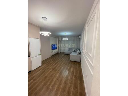 Shitet Apartament 1+1, 62 m², Yzberisht, pranë Grand Gallery 105,000 €
