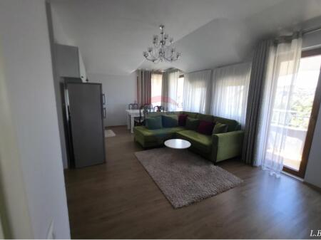 Appartamento in affitto al 2° piano di una villa privata vicino al Lago Artificiale