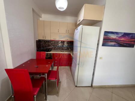 Shitet Apartament 1+1, Yzberisht