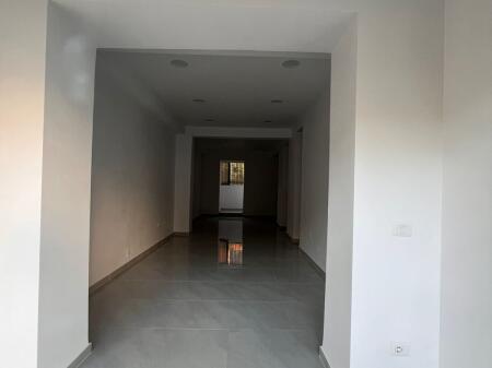 DYQAN ME QERA 80 M2 21 DHJETORI 1.700 EURO