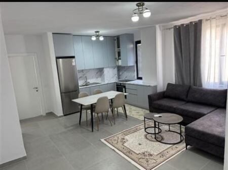 Super Apartament me qera ne Astir, prane bar Artistit (500 Euro)
