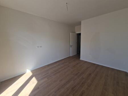 SHITET APARTAMENT 2+1+2 GATI PER BANIM