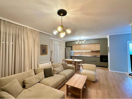 Appartamento - In Affitto - Via Durrës, Tirana