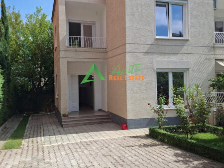 Villa su 2 Piani in Affitto – Via Elbasani