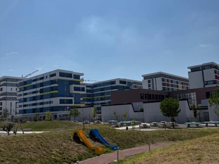 Shitet apartament 2+1 , Rezidenca Univers City