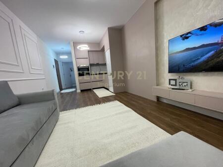 Shitet Apartament 1+1, 62 m², Yzberisht, pranë Grand Gallery