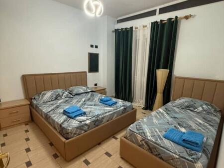 Jepet apartament me qera 1+1 tek sheshi Avni Rustemi afer Pazarit te Ri